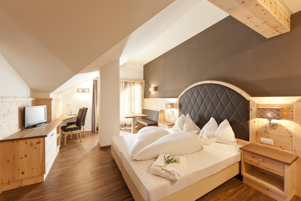 Hotel Am Sonneck Lagundo Exterior foto